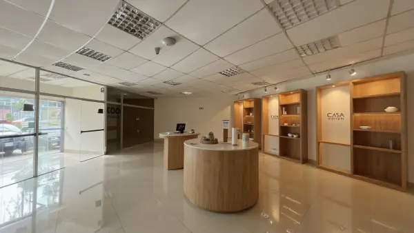 Render: galpão configurado como loja de varejo