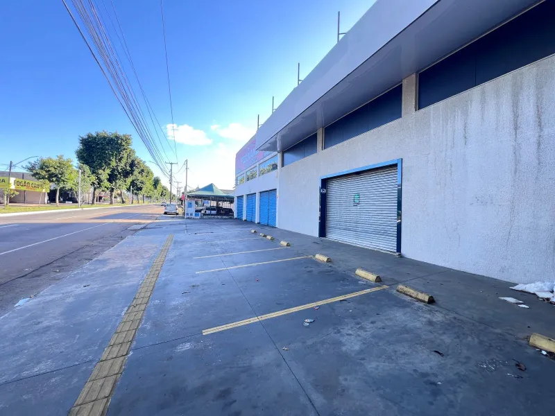 Fachada lateral do galpão