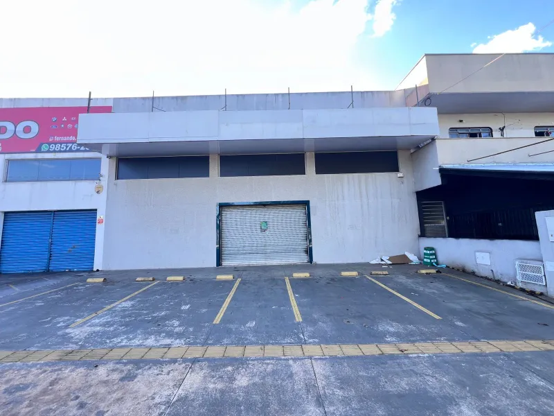 Segundo ângulo do portão de enrolar